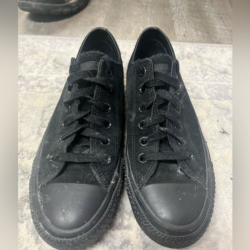 Low cut converse sneaker women’s